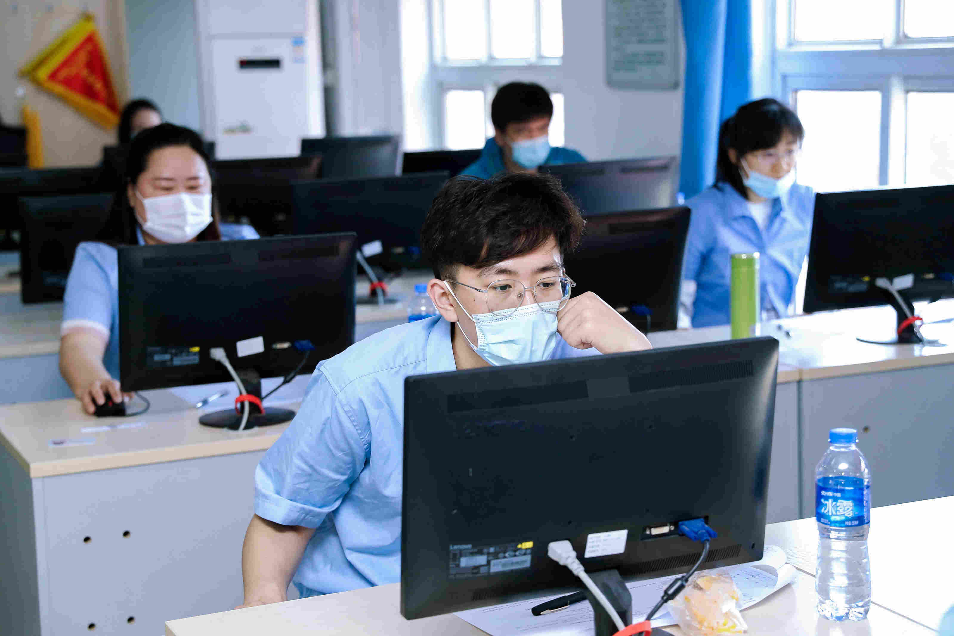 12.辦公軟件.jpg 12.辦公軟件.jpg